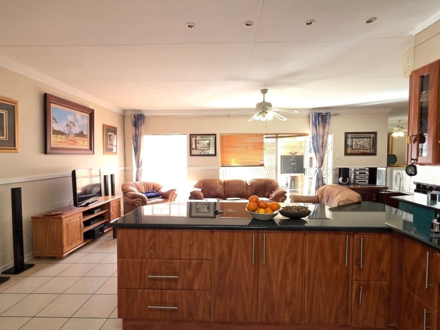 3 Bedroom Property for Sale in Van Der Hoff Park North West